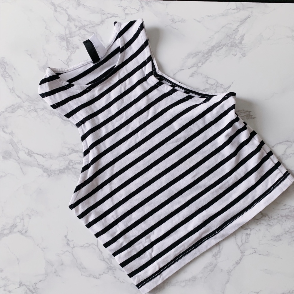 ❗3/$20 H&M Striped Navy High Neck Tank